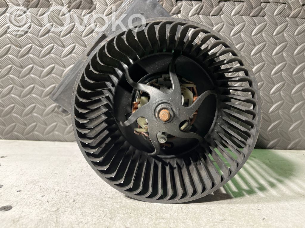 Volkswagen Polo Lämmittimen puhallin 