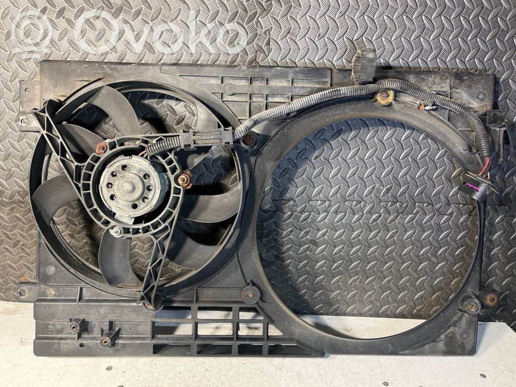 Audi TT Mk1 Elektrinis radiatorių ventiliatorius 