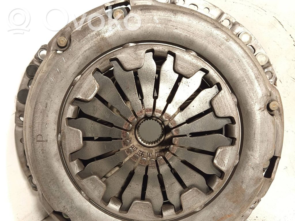 Tarcza sprzęgła   036141032E,28020303,036141025,680737K