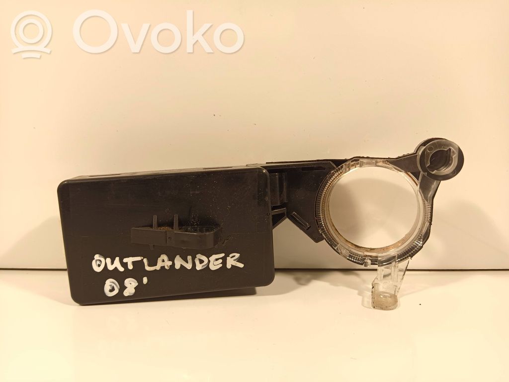 Mitsubishi Outlander Käynnistyksenestolaitteen lukulaite (pysty) 