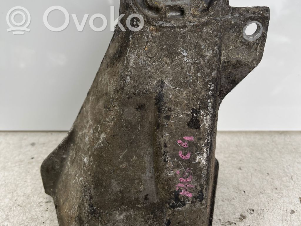 Audi A6 S6 C4 4A Engine mounting bracket 