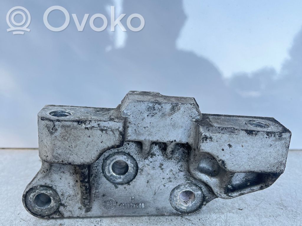 Chrysler Voyager Engine mounting bracket 