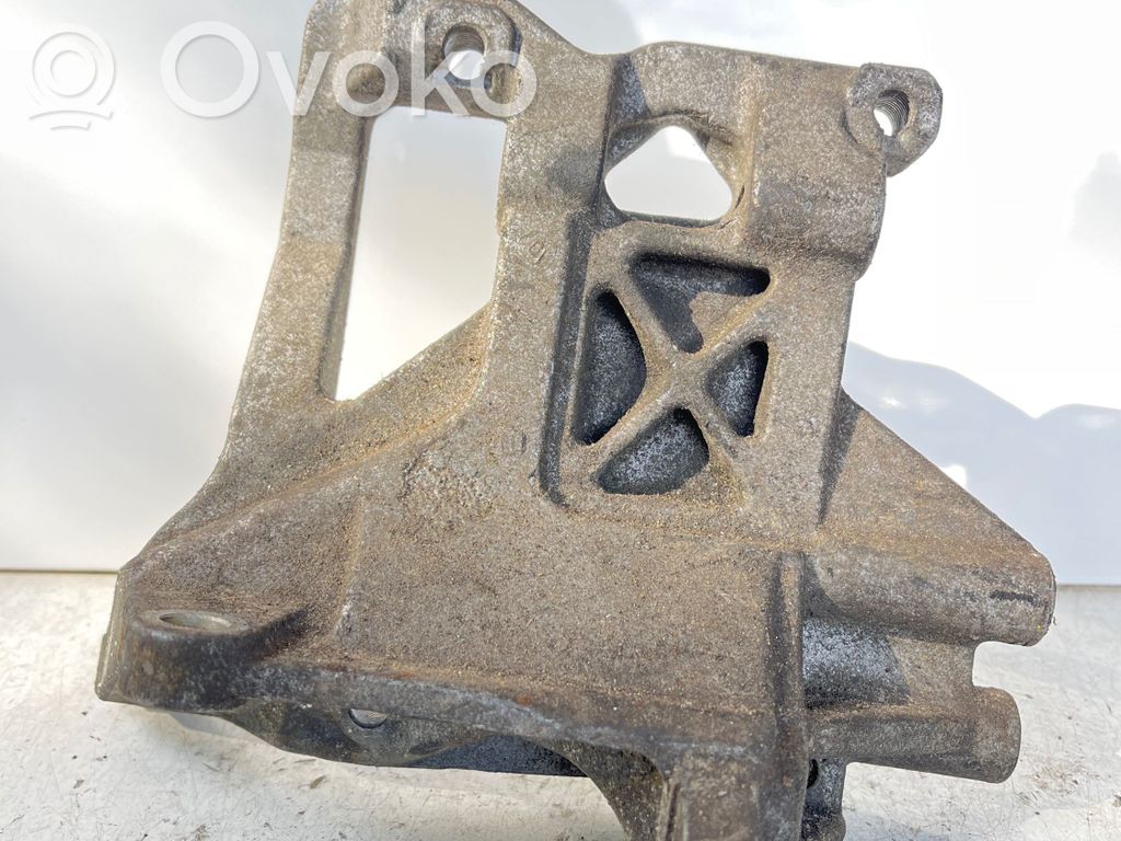Subaru Impreza I A/C compressor mount bracket 