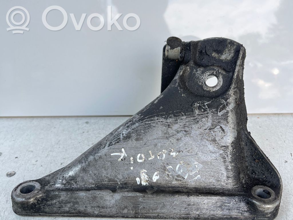 BMW 5 E60 E61 Engine mounting bracket 