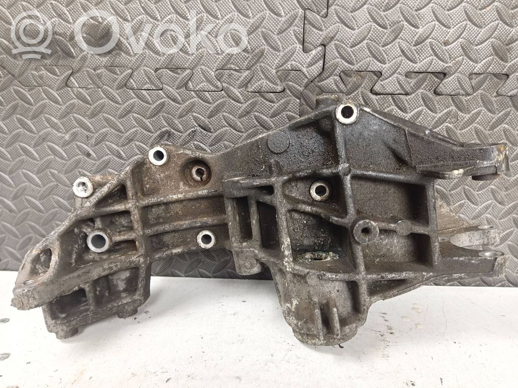 Audi A4 S4 B5 8D Generator/alternator bracket 