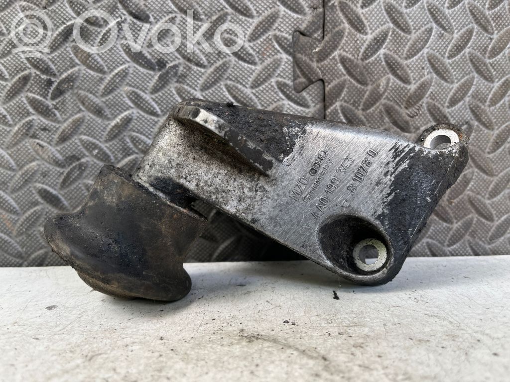 Engine mounting bracket   4A0199343,810780