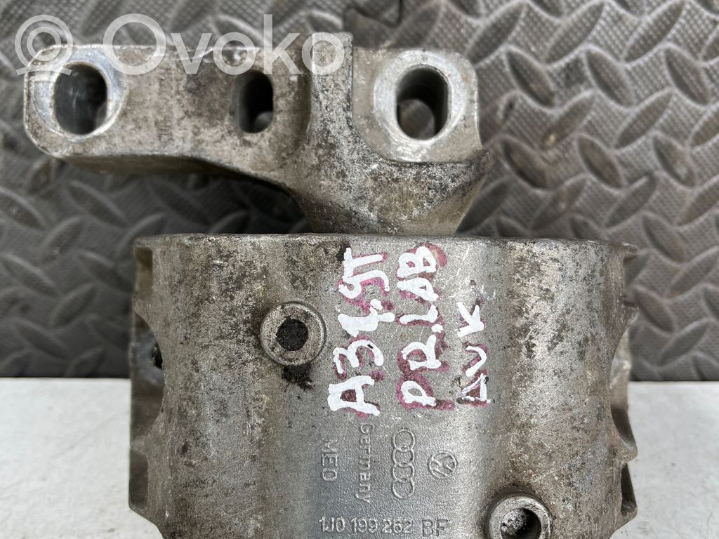Audi A3 S3 8L Engine mount bracket 