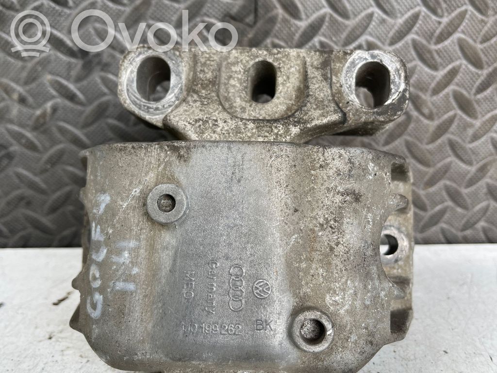 Volkswagen Golf IV Engine mount bracket 