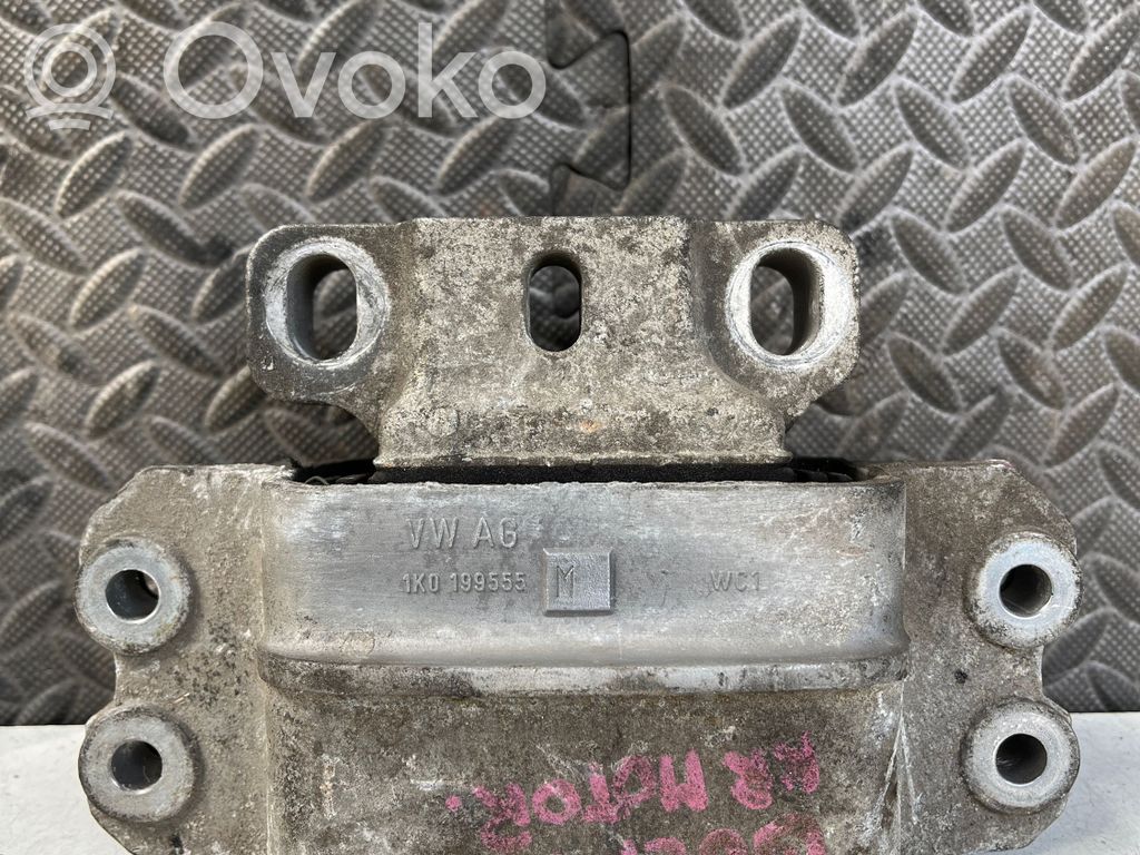Volkswagen Golf V Engine mount bracket 