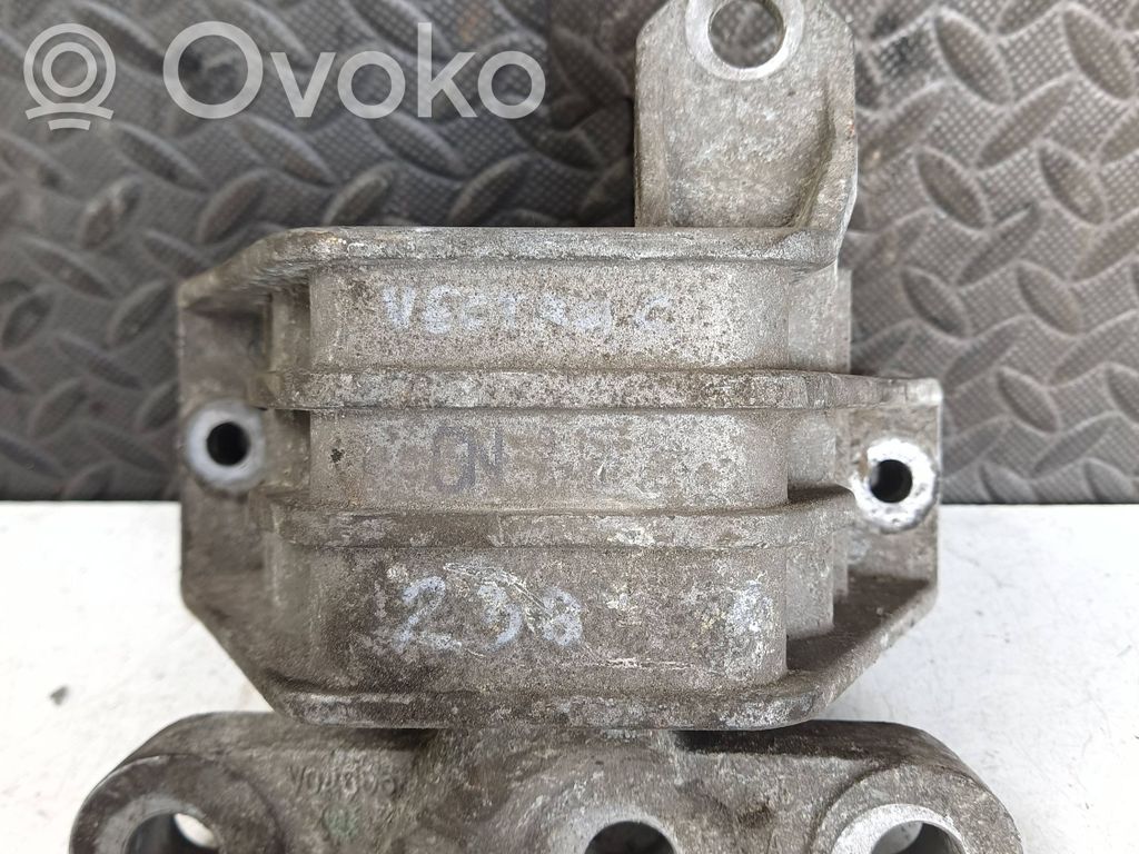 Opel Vectra C Engine mount bracket 