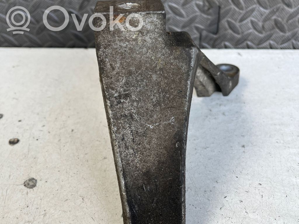 Volvo V50 Gearbox mounting bracket 