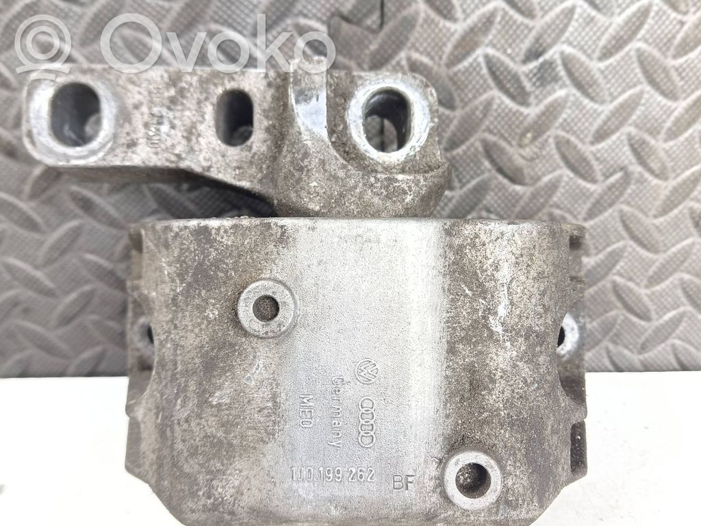 Skoda Octavia Mk2 (1Z) Engine mount bracket 