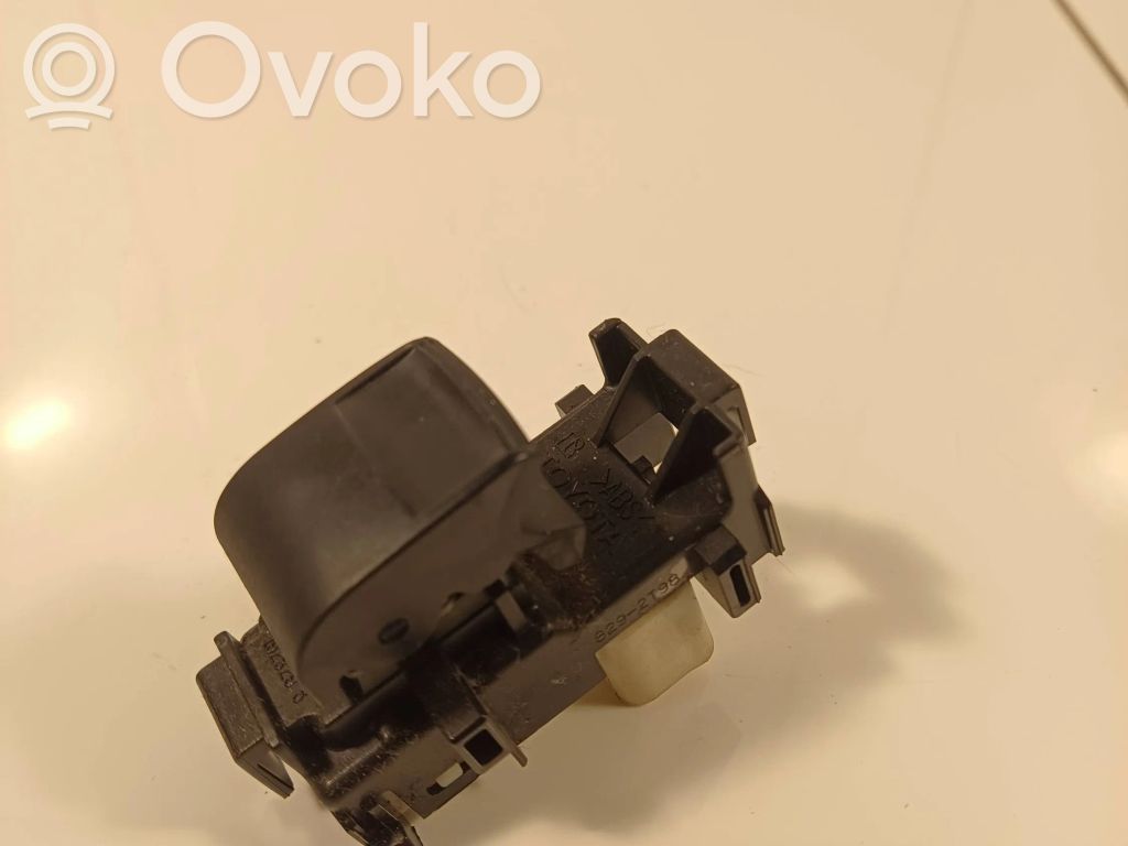 Toyota Auris 150 Electric window control switch 