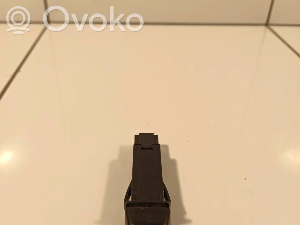 Volvo S40 Hazard light switch 
