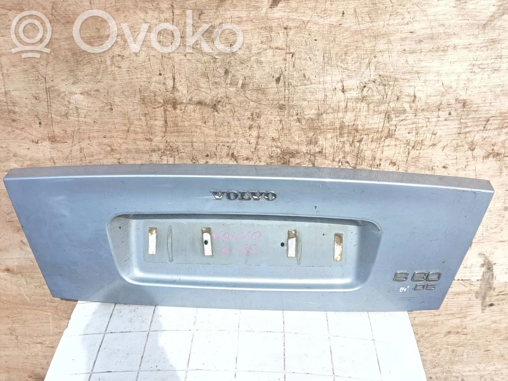 Volvo S80 Trunk door license plate light bar 