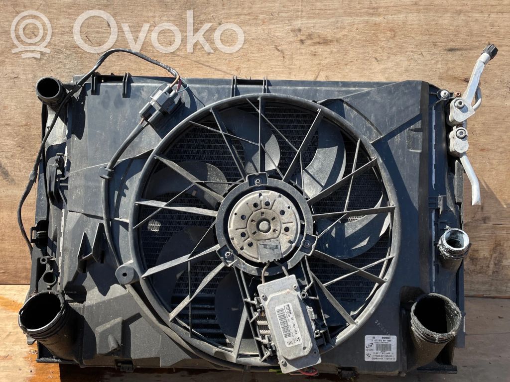 BMW 1 E81 E87 Aušinimo skysčio radiatorius 