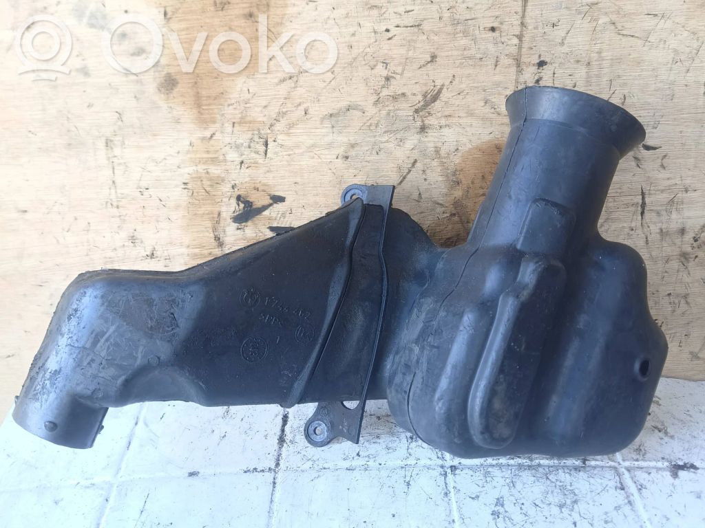BMW 5 E39 Ilmanoton kanavan osa 