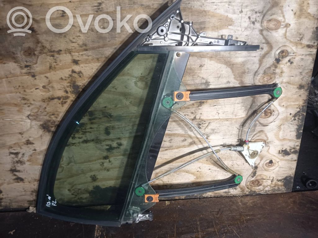 Audi A3 S3 8P Передняя рамка дверного стекла 
