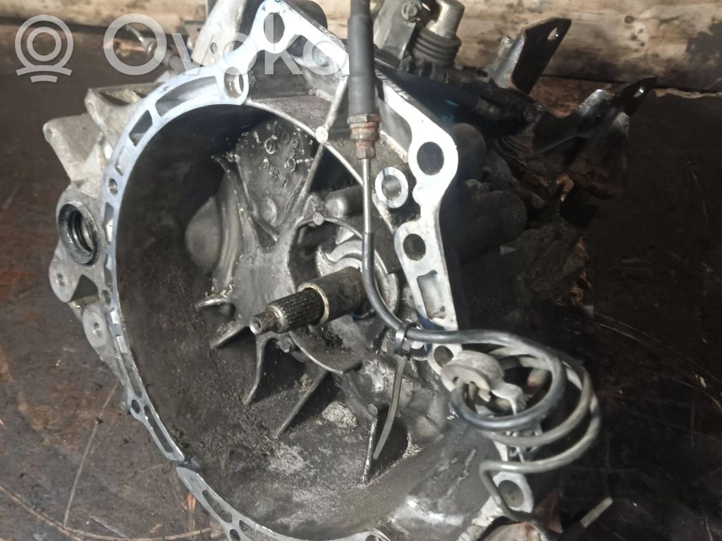 Manual 5 speed gearbox   1D3A101,30845631