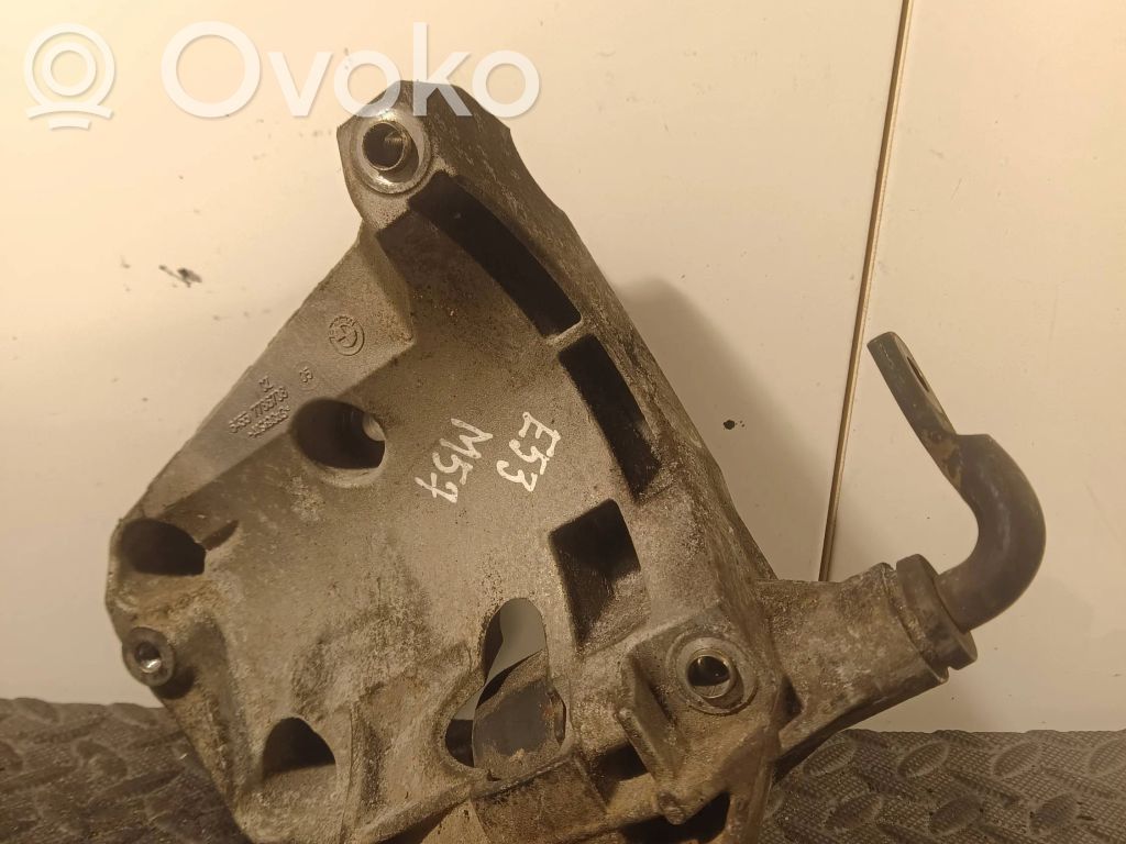 BMW X5 E53 Engine mounting bracket 