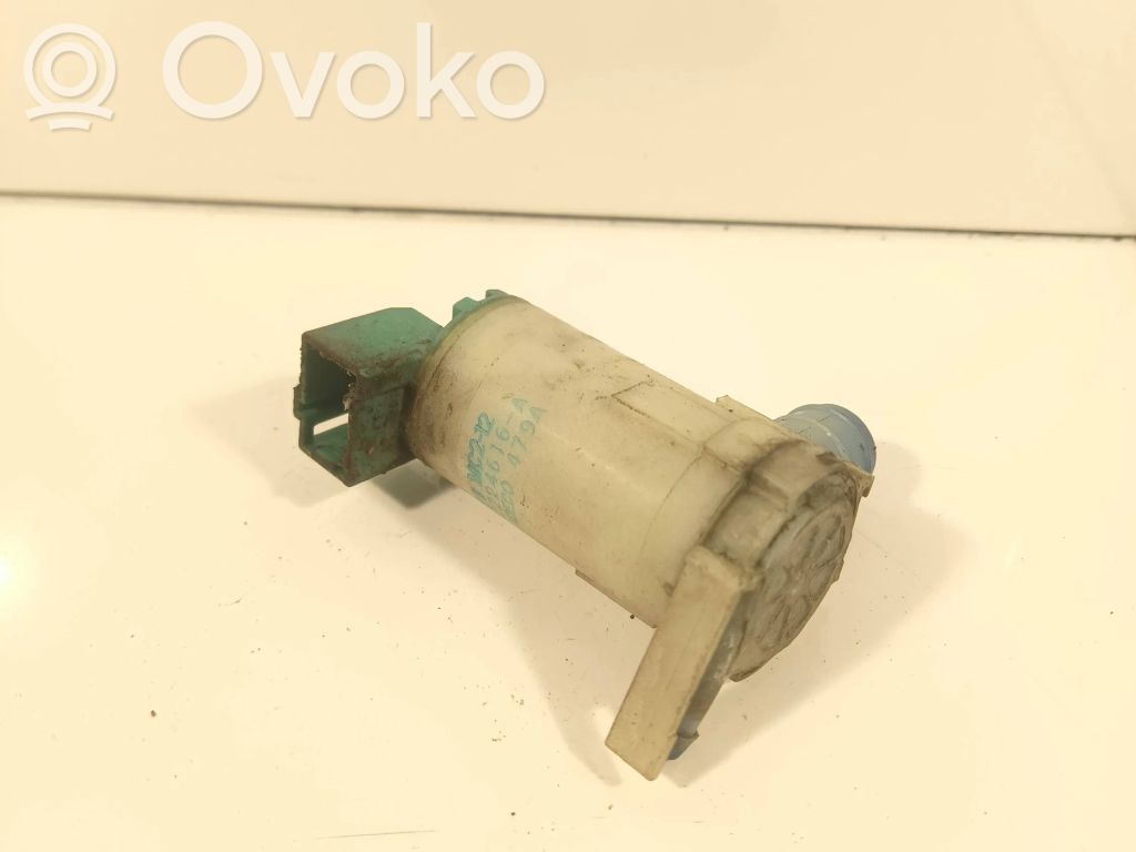 Nissan X-Trail T30 Windscreen/windshield washer pump 