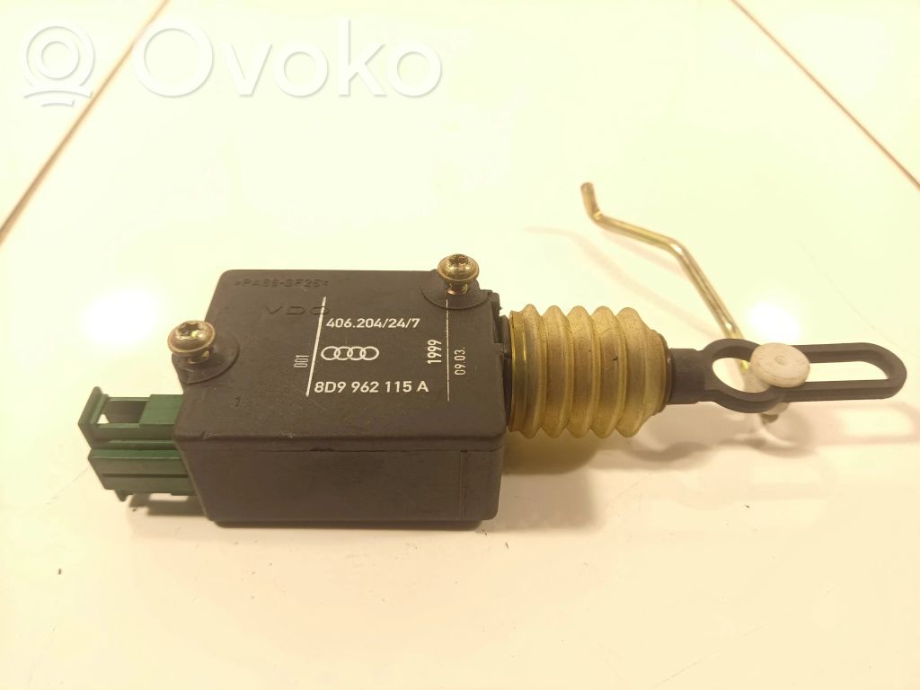 Audi A4 S4 B5 8D Central locking motor 