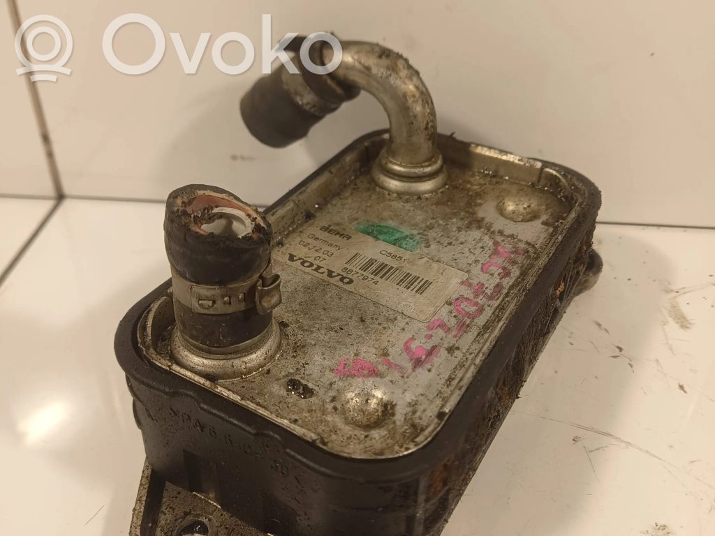 Volvo XC70 Engine oil radiator 