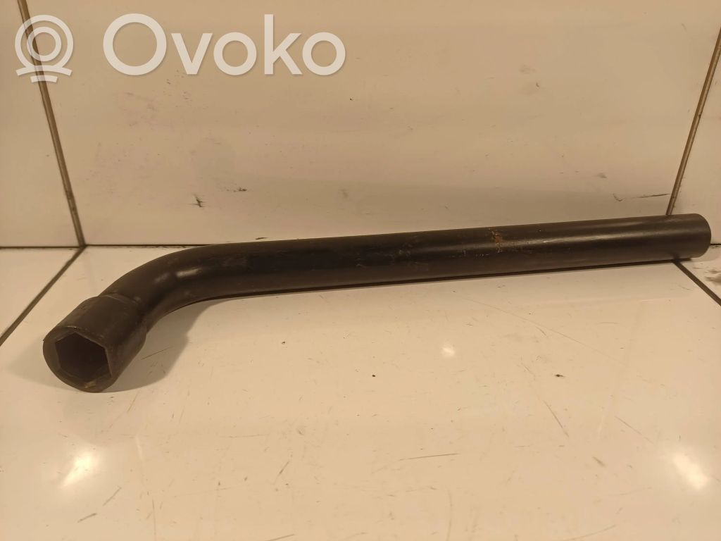 Llave de tuercas de rueda   9175184