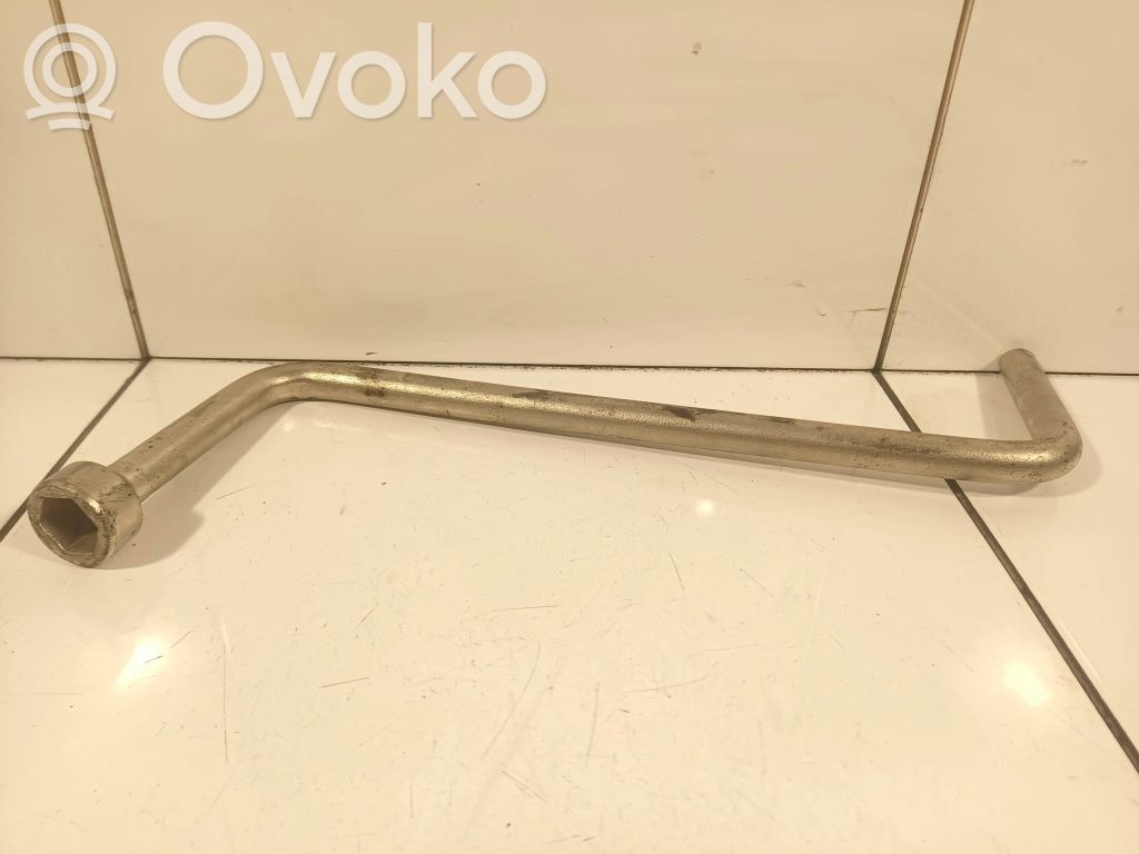 BMW 7 E65 E66 Wheel nut wrench 