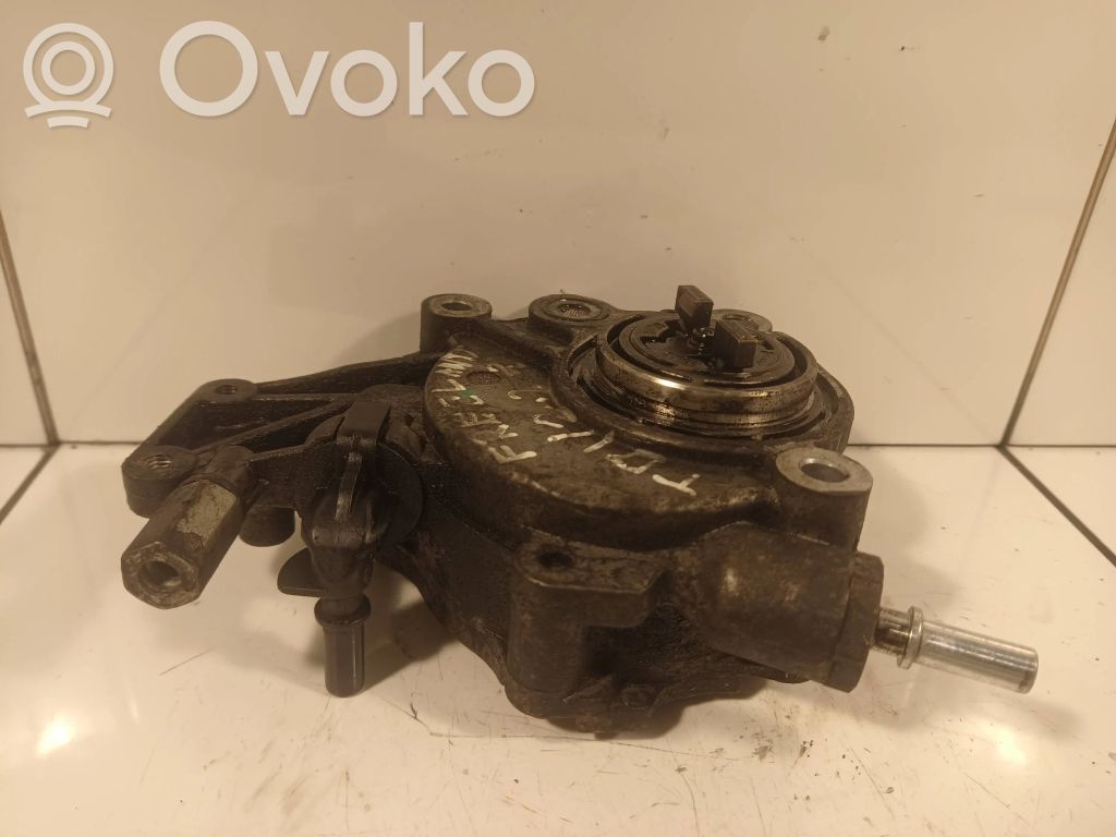 Land Rover Freelander 2 - LR2 Vacuum pump 