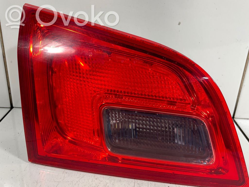 Opel Astra J Takaluukun takavalot 
