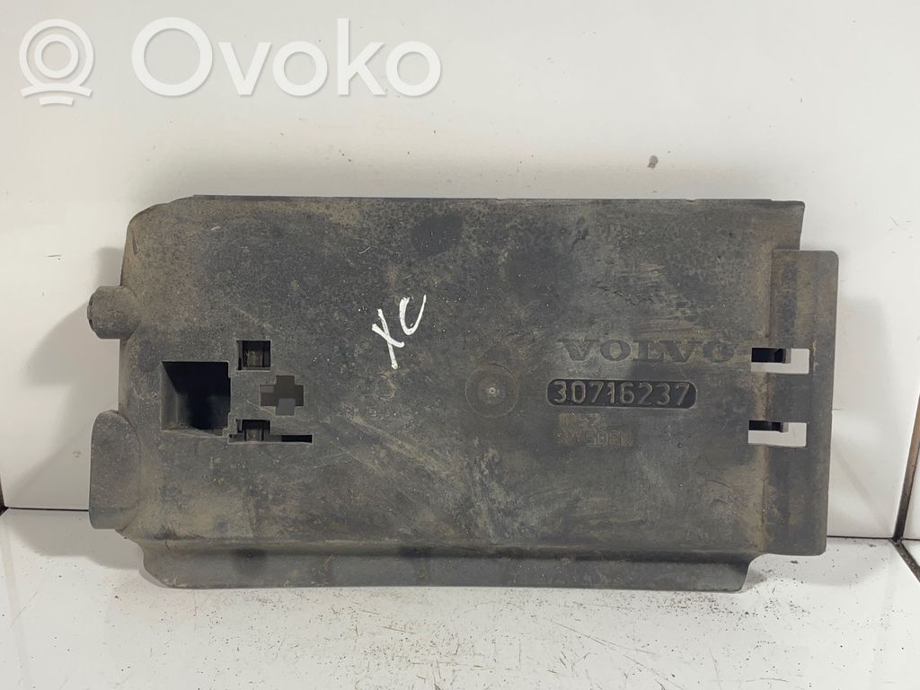 Volvo XC90 Osłona środkowa podwozia 