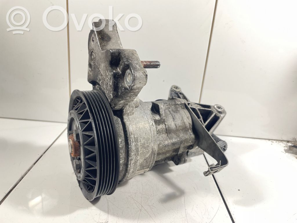 BMW 7 E65 E66 Vairo stiprintuvo siurblys 