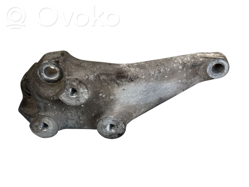 Opel Insignia A Engine mounting bracket 