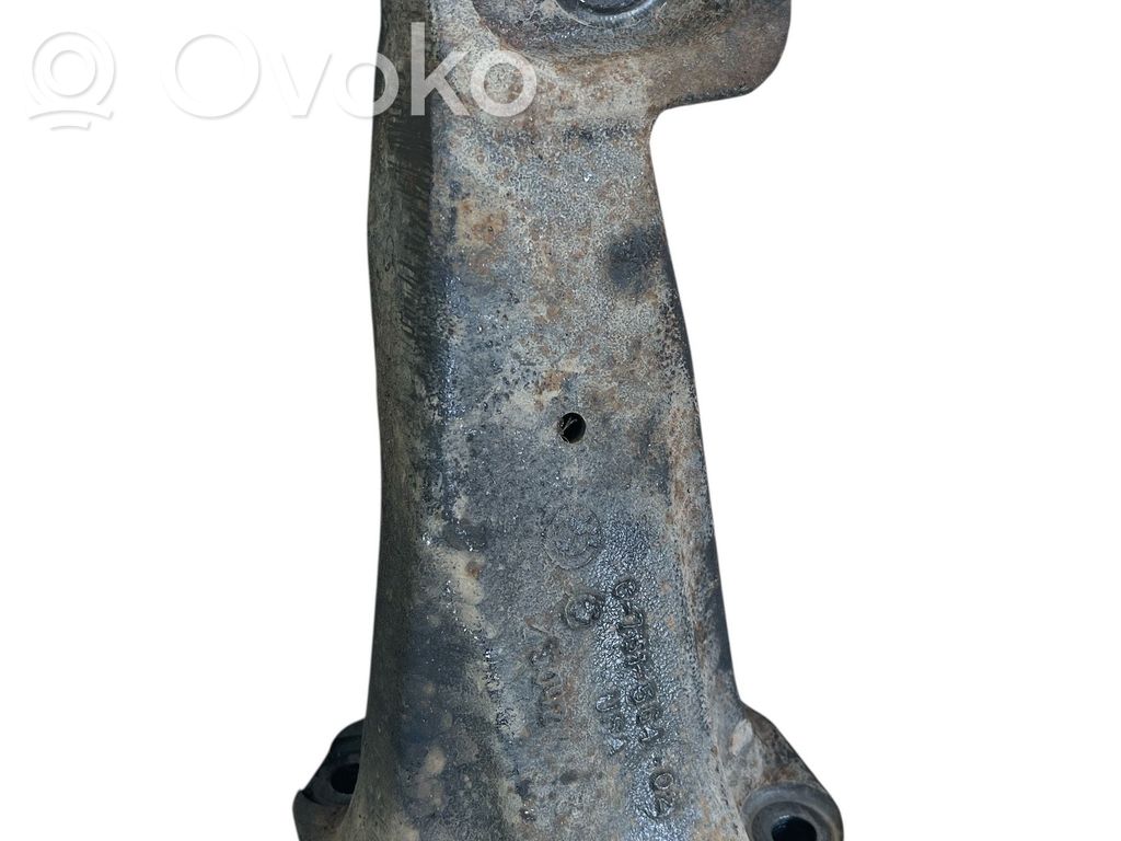 BMW X5 E53 Engine mounting bracket 