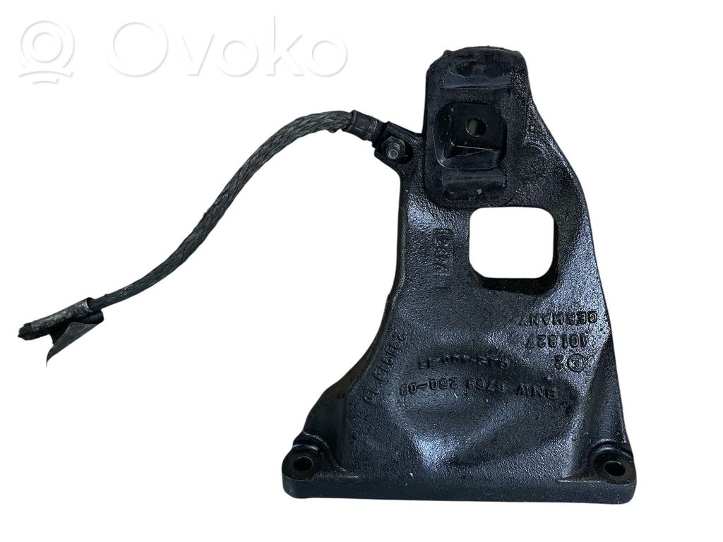 BMW 7 E65 E66 Engine mounting bracket 