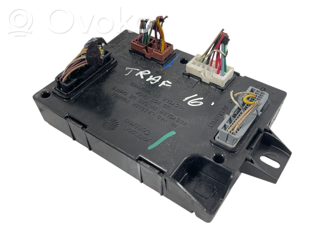 Renault Trafic III (X82) Module confort 