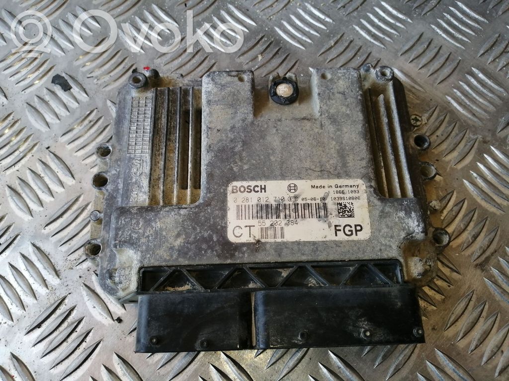 Opel Zafira B Engine control unit/module 