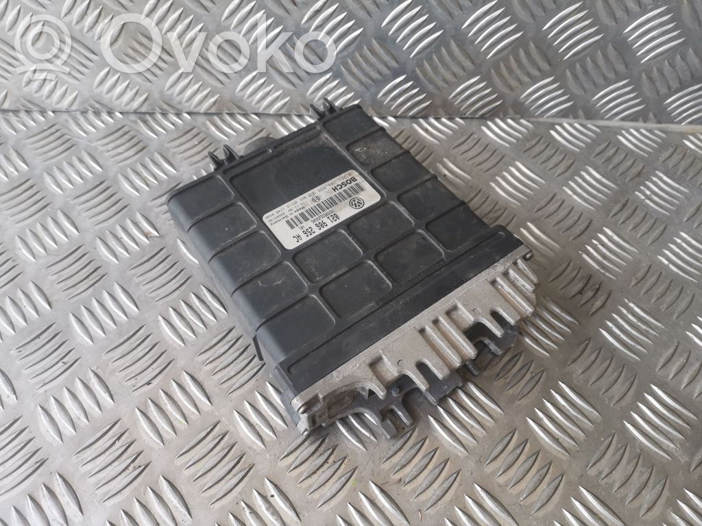 Volkswagen Transporter - Caravelle T4 Engine control unit/module 