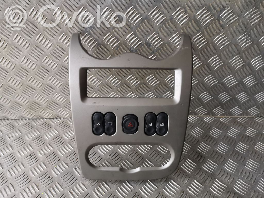 Dacia Sandero A set of switches 