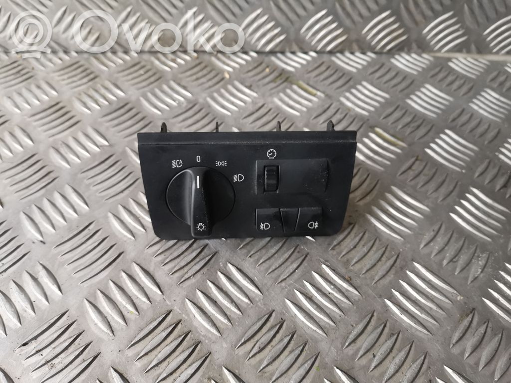 Light switch   37044D10