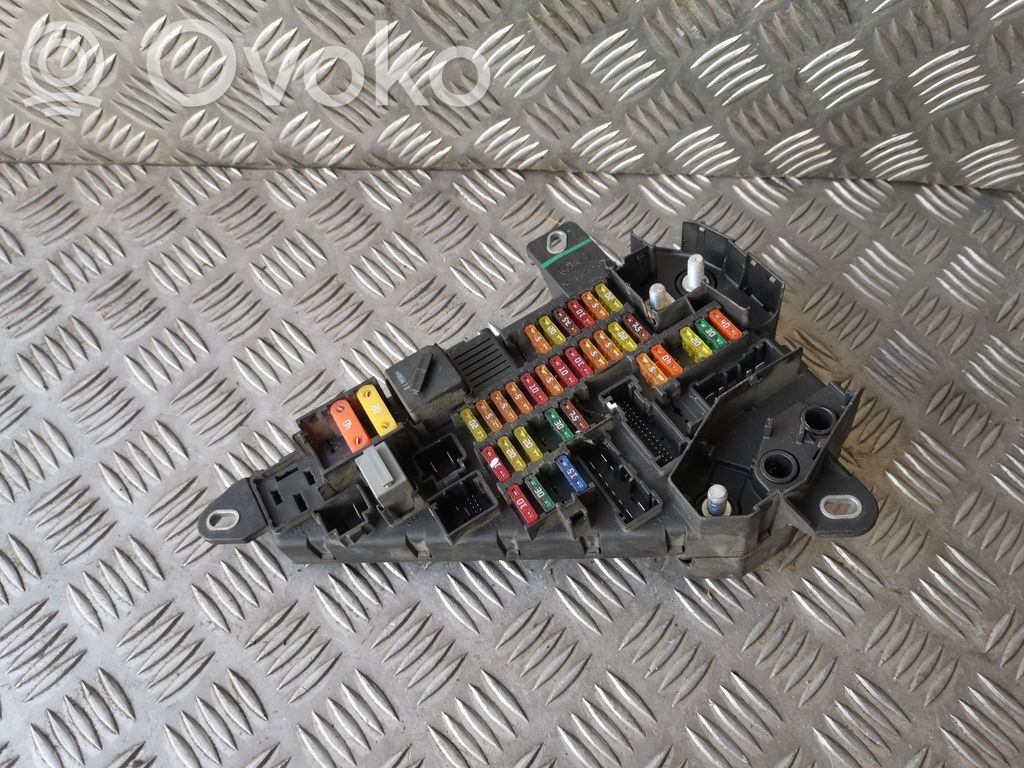 BMW 5 E60 E61 Fuse module 