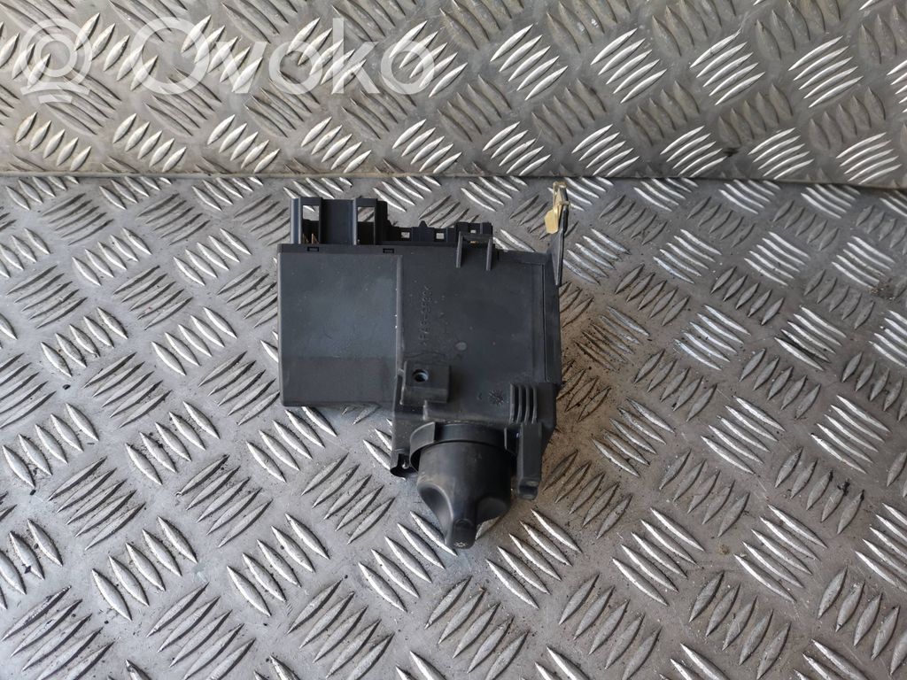 Interruptor de luz   2105450104,04055001