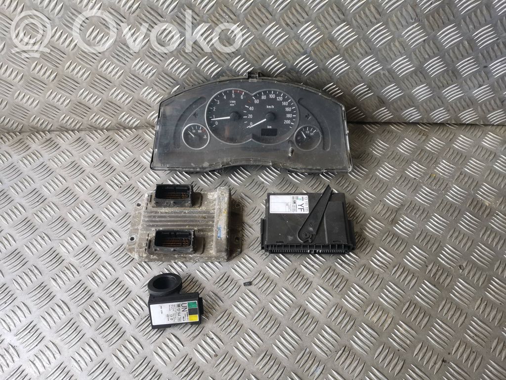 Opel Meriva A Engine ECU kit and lock set 