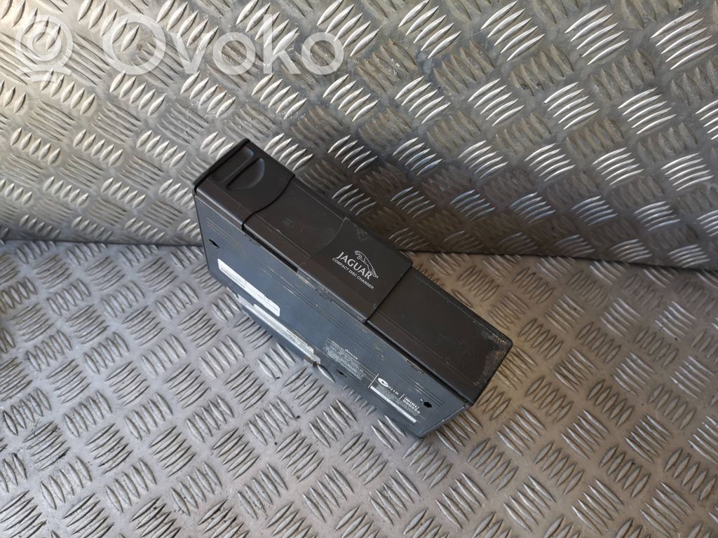 Jaguar XJ X350 CD/DVD changer 