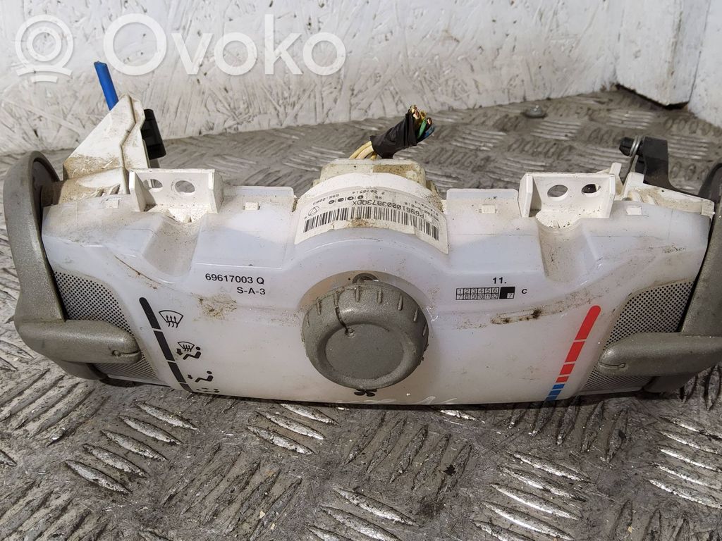 Toyota Aygo AB10 Climate control unit 