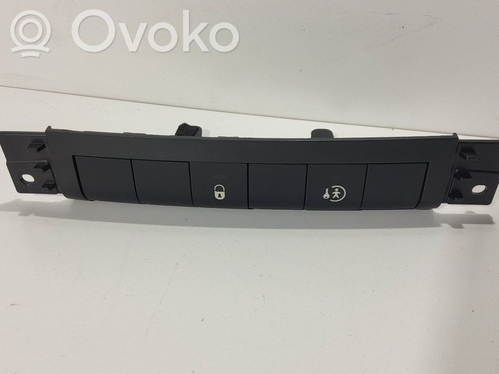 Peugeot 207 Central locking switch button 