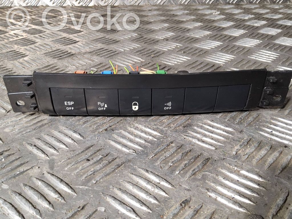 Peugeot 207 CC A set of switches 