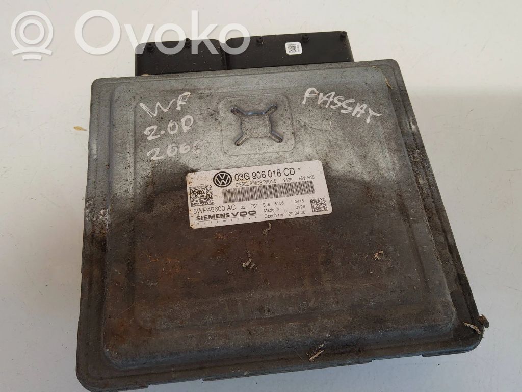 Volkswagen PASSAT B6 Engine control unit/module 