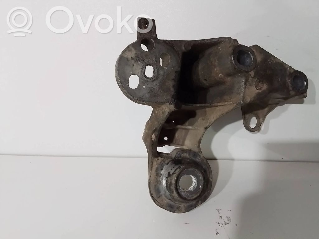 Audi A4 S4 B6 8E 8H Engine mounting bracket 